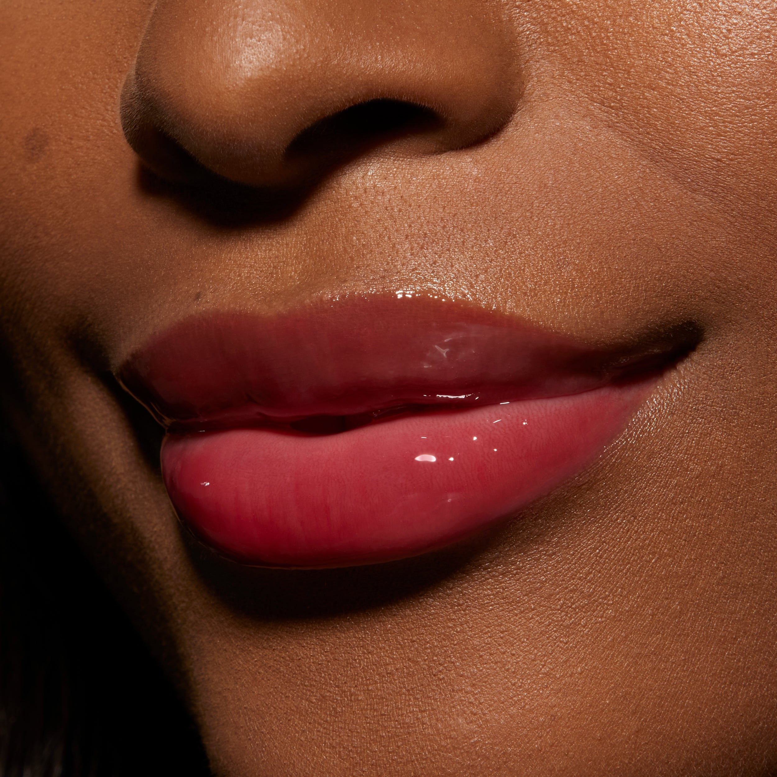 KJC_HOLIDAY_24_LipMacro_GlossDrip_CranberryCraze_03_WS.jpg