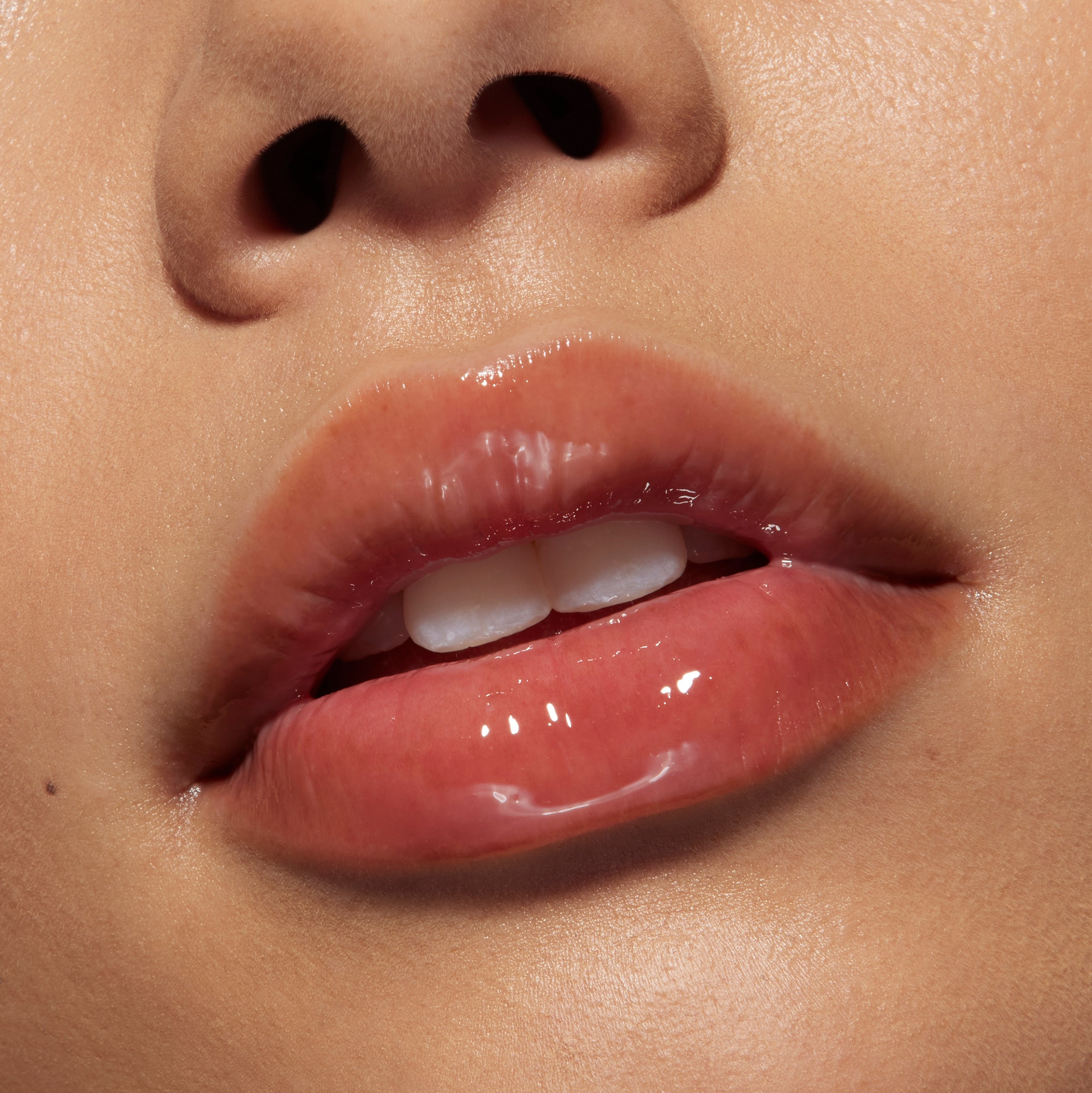 KJC_HOLIDAY_24_LipMacro_GlossDrip_SoftSpoken_01_WS.jpg