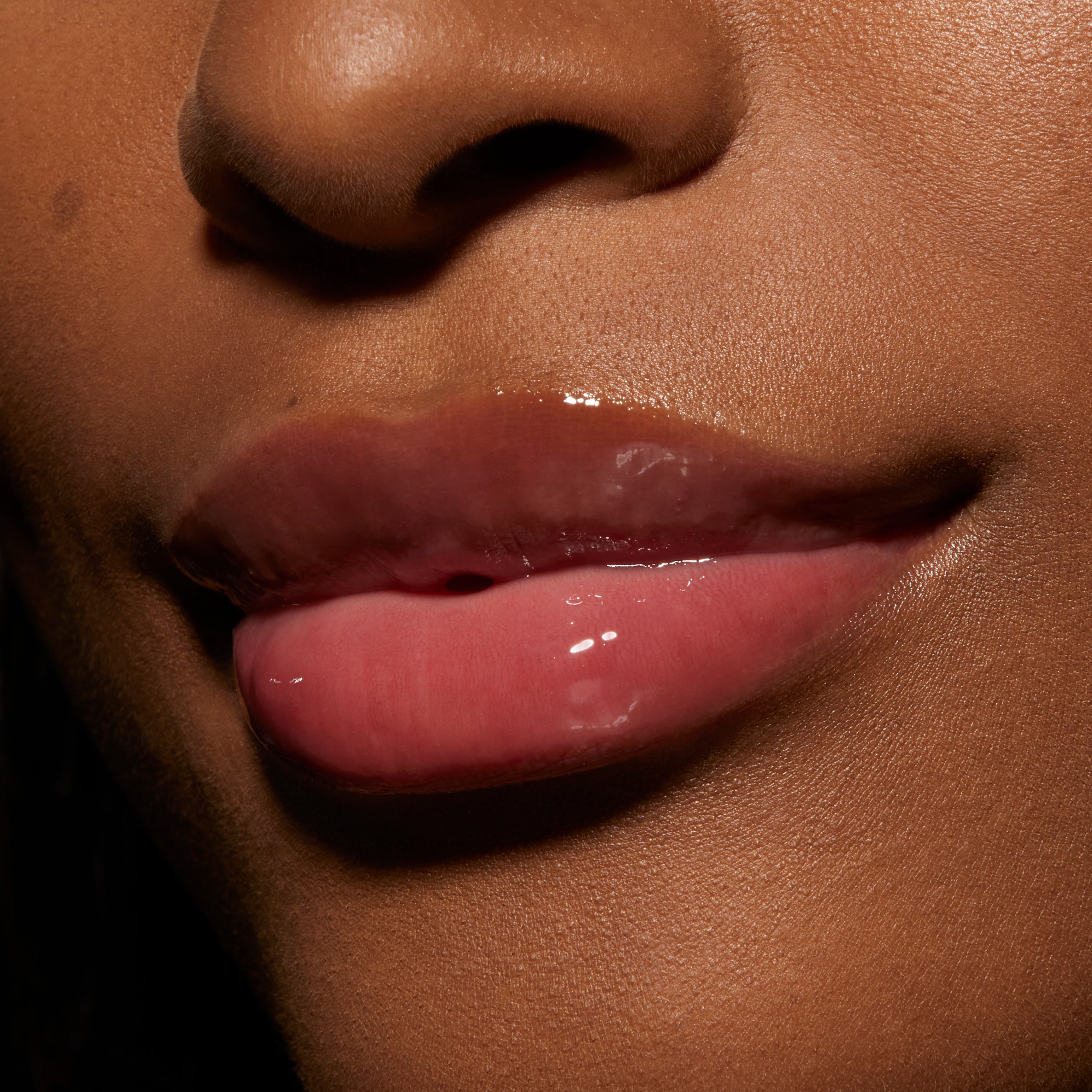 KJC_HOLIDAY_24_LipMacro_GlossDrip_WineKisses_03_WS.jpg