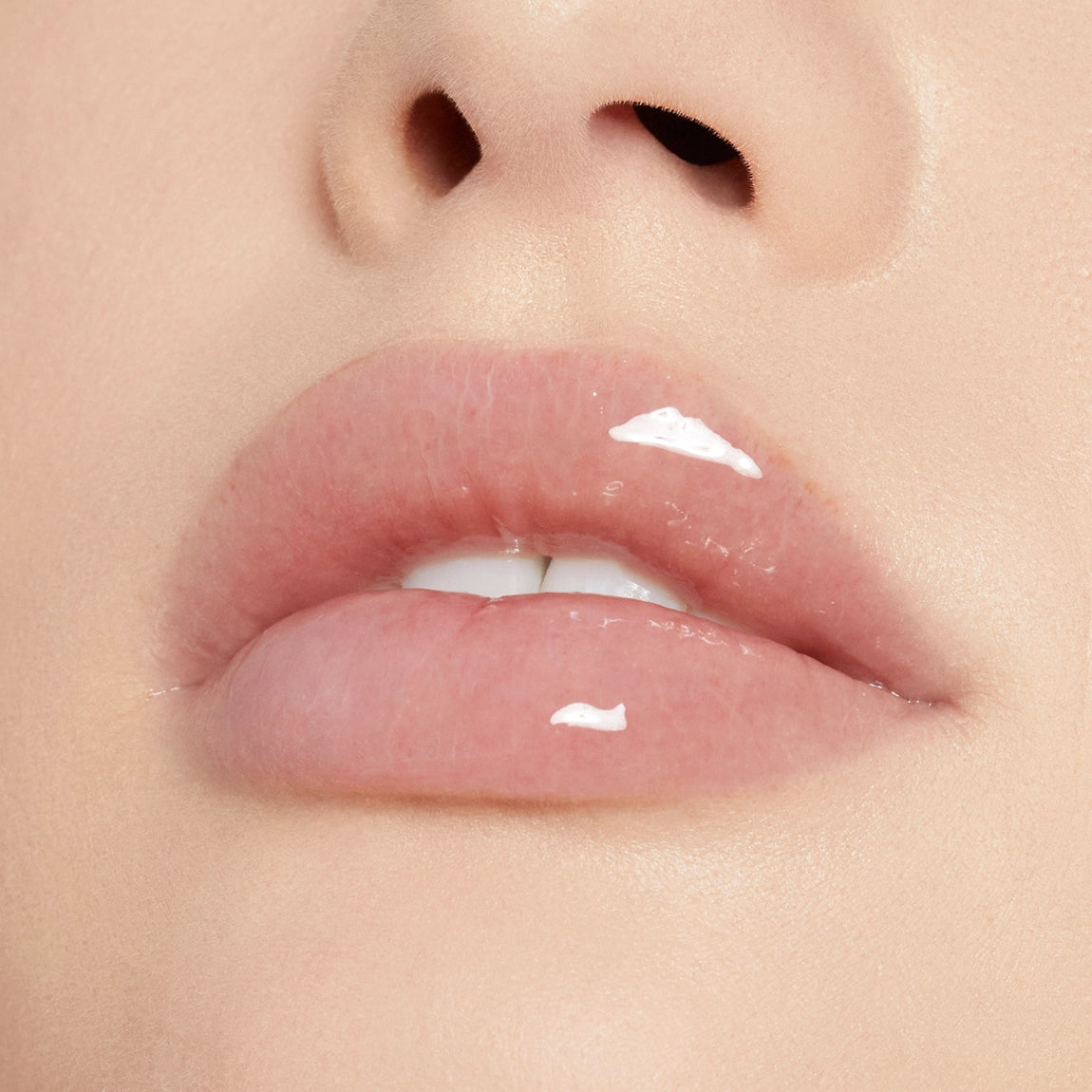 KJC_SUMMER_22_GlossDrip_LipCloseUps_MatchMyEnergy_01_WS.jpg