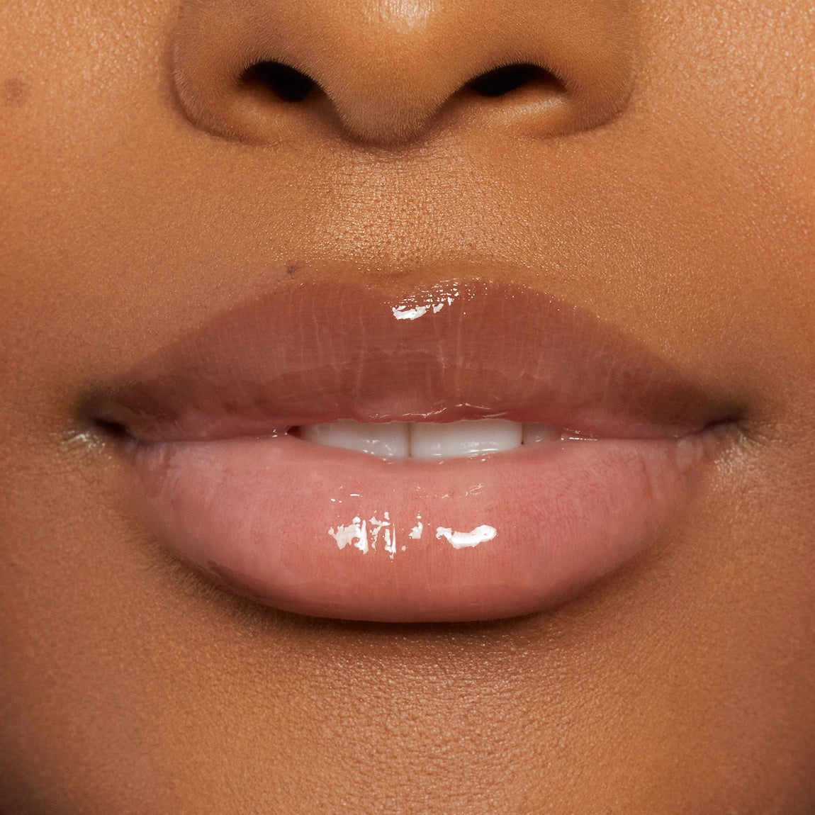 KJC_SUMMER_22_GlossDrip_LipCloseUps_MatchMyEnergy_03_WS.jpg