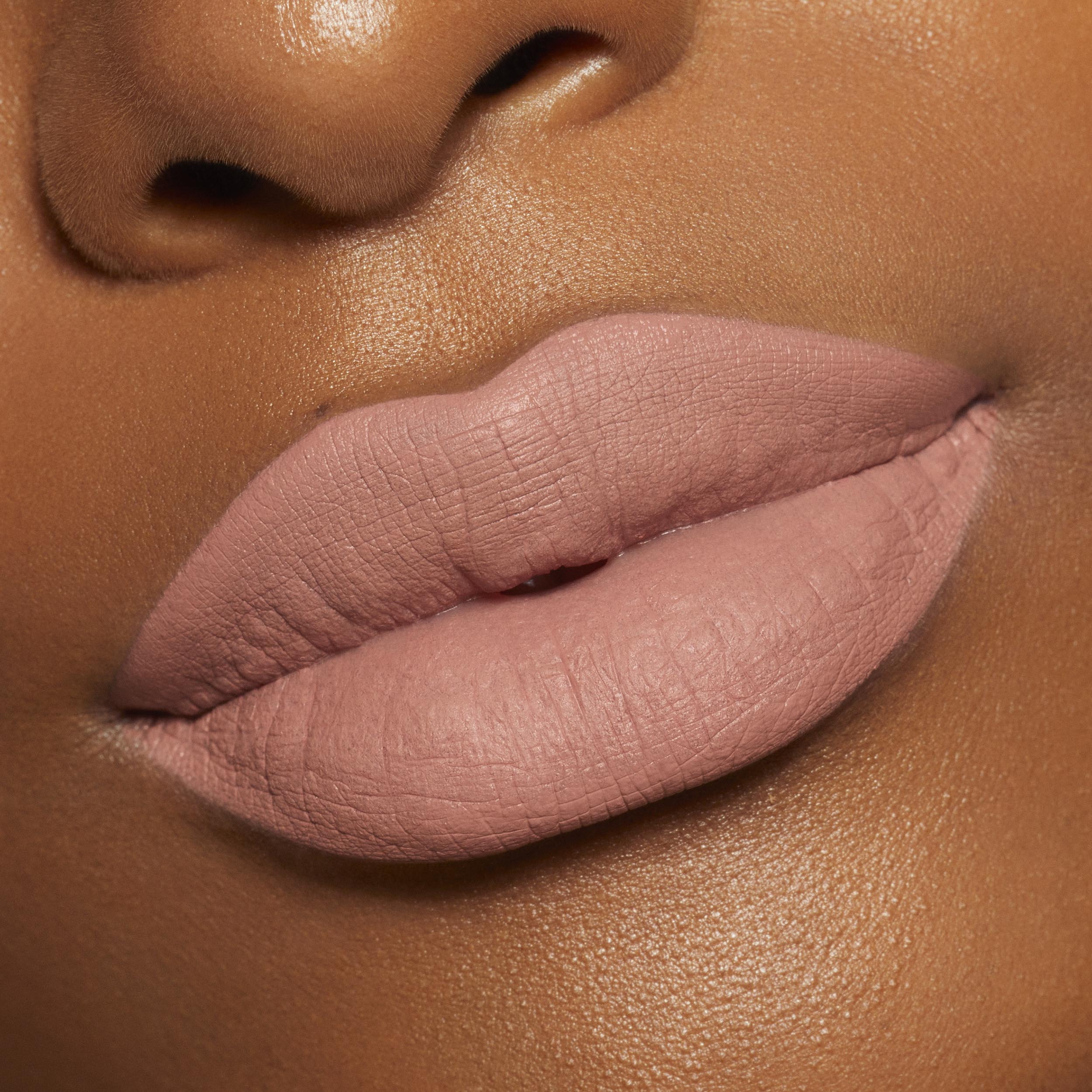 KJC_VLK_22_LipMacros_Bare_03.jpg