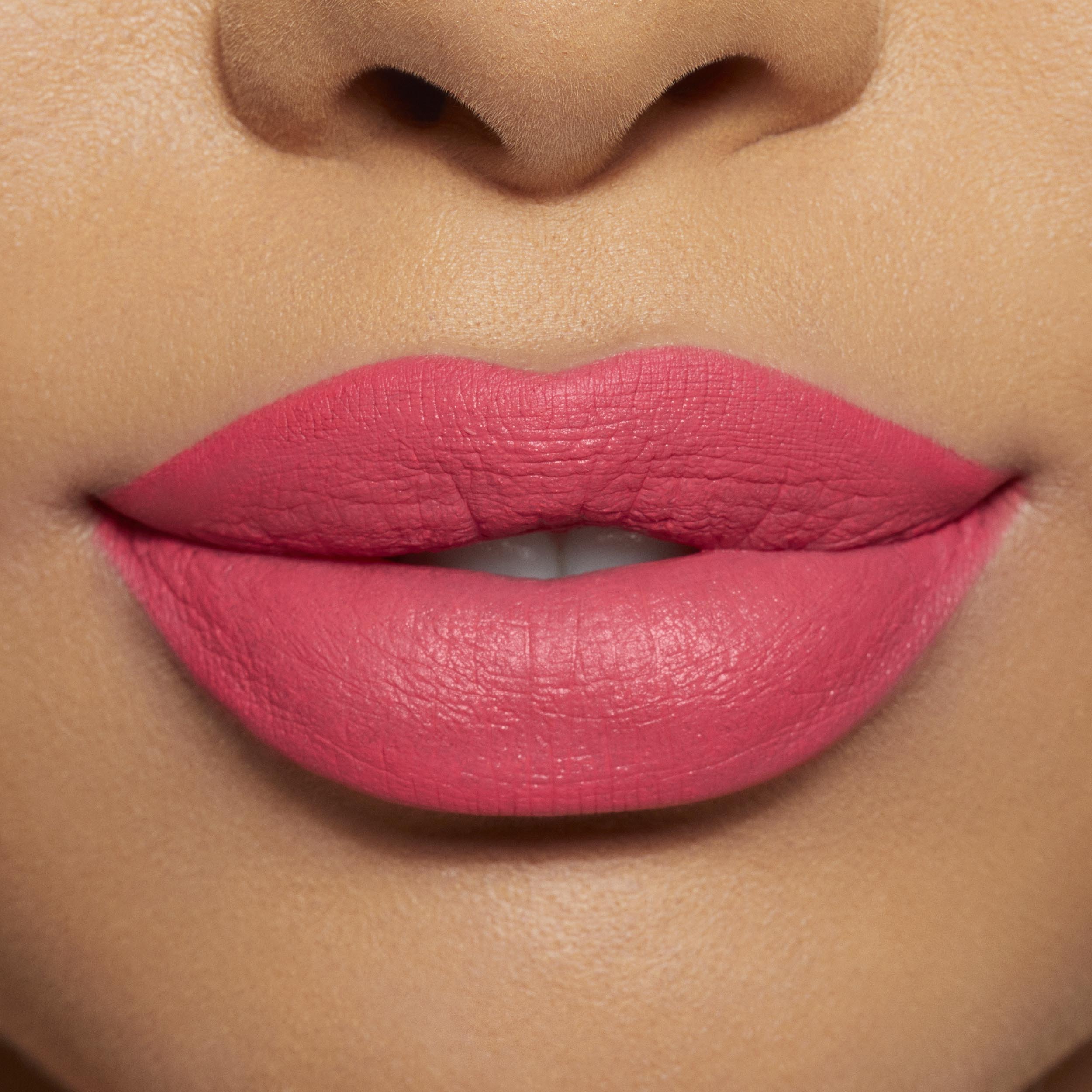 KJC_VLK_22_LipMacros_PartyGirl_02.jpg