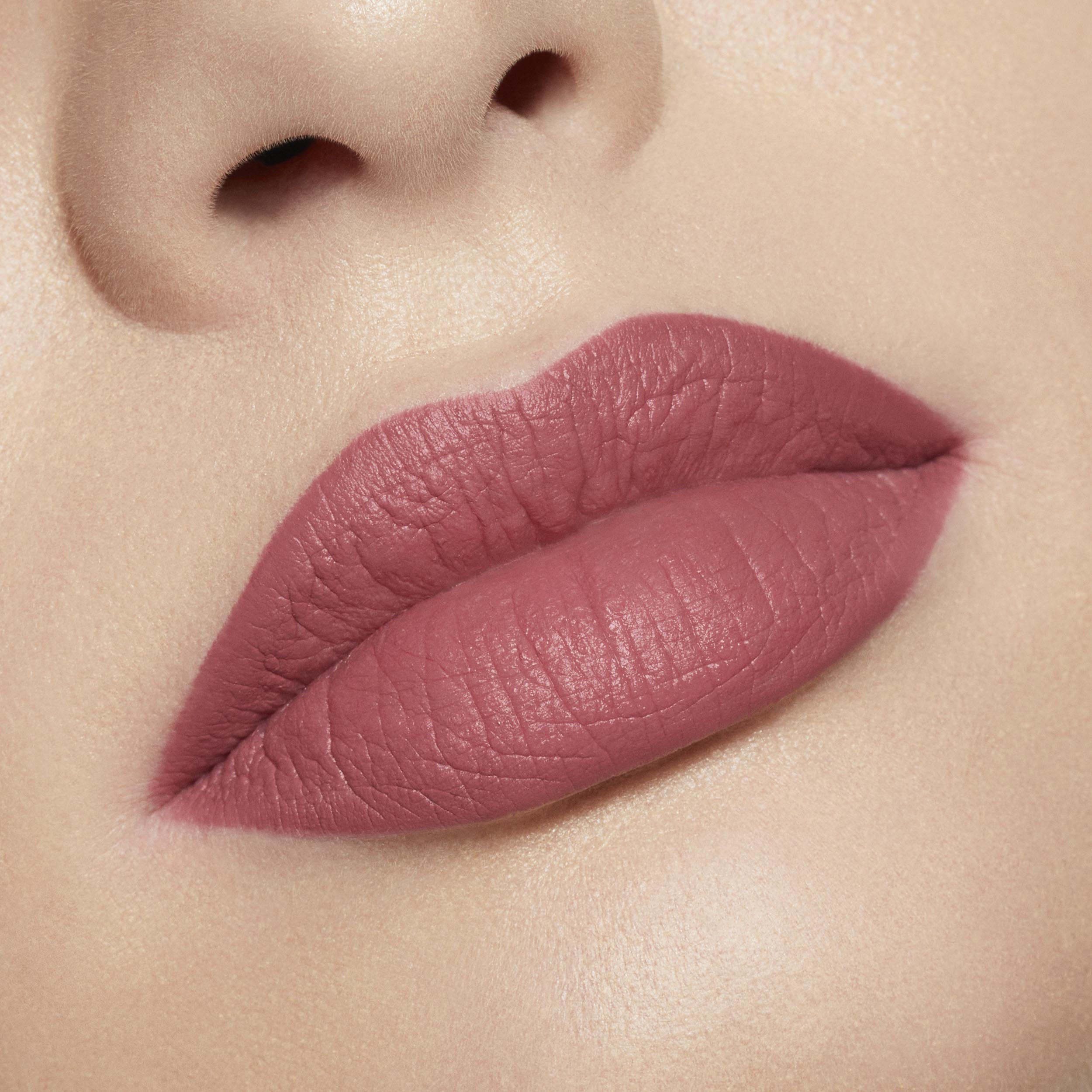 KJC_VLK_22_LipMacros_PosieK_01_1.jpg