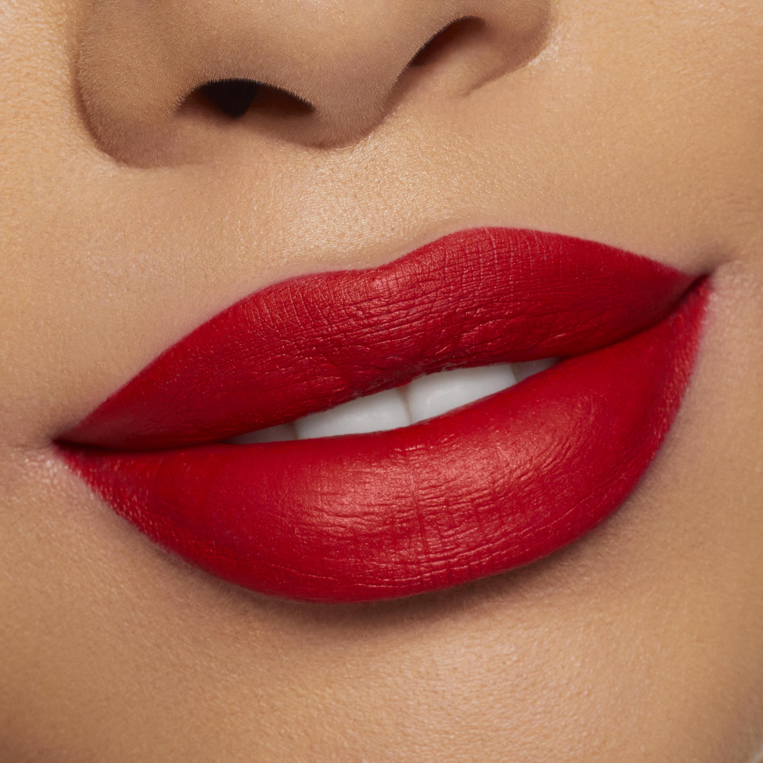 KJC_VLK_22_LipMacros_RedVelvet_02.jpg